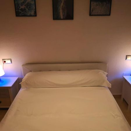 베나자라프 Espectacular Residencial En 1A Linea Con Piscina 아파트 외부 사진